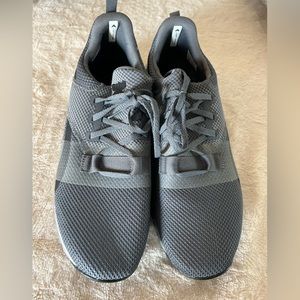 Barely worn Reebok sneakers